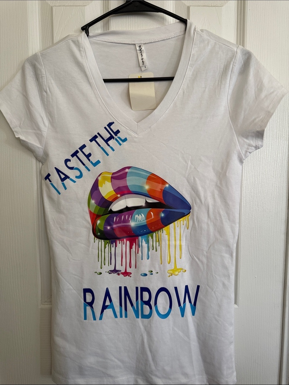 Reserved White Short Sleeve V-Neck Tee with Multicolor Rainbow Lips Graphic
